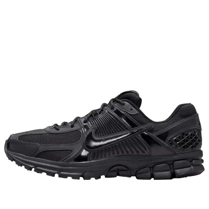 Кецове и обувки Nike Air Zoom Vomero 5 Dover Street Market Черно | FZ3313-001