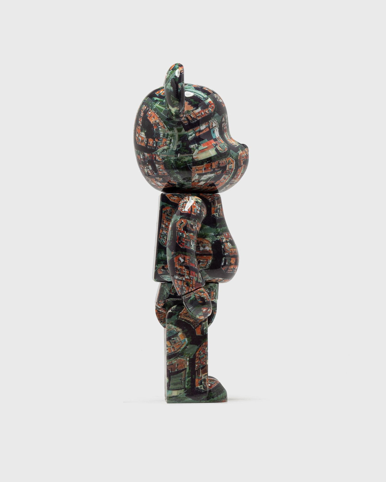 Колекционерско Medicom Toy Benjamin Grant OVERVIEW BARCELONA 1000% BE@RBRICK Figure Многоцветен | MED1167, 1