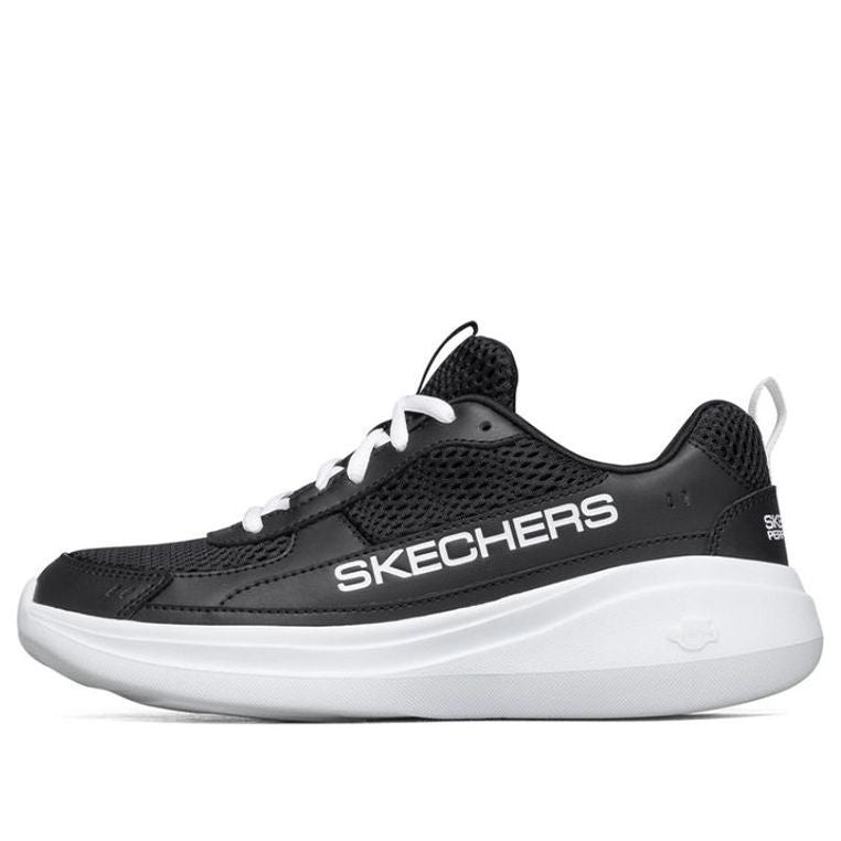 Кецове и обувки Skechers Go Run Fast Черно | 667053-BKW