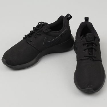 Кецове и обувки Nike Roshe One GS Черно | 599728-031, 2