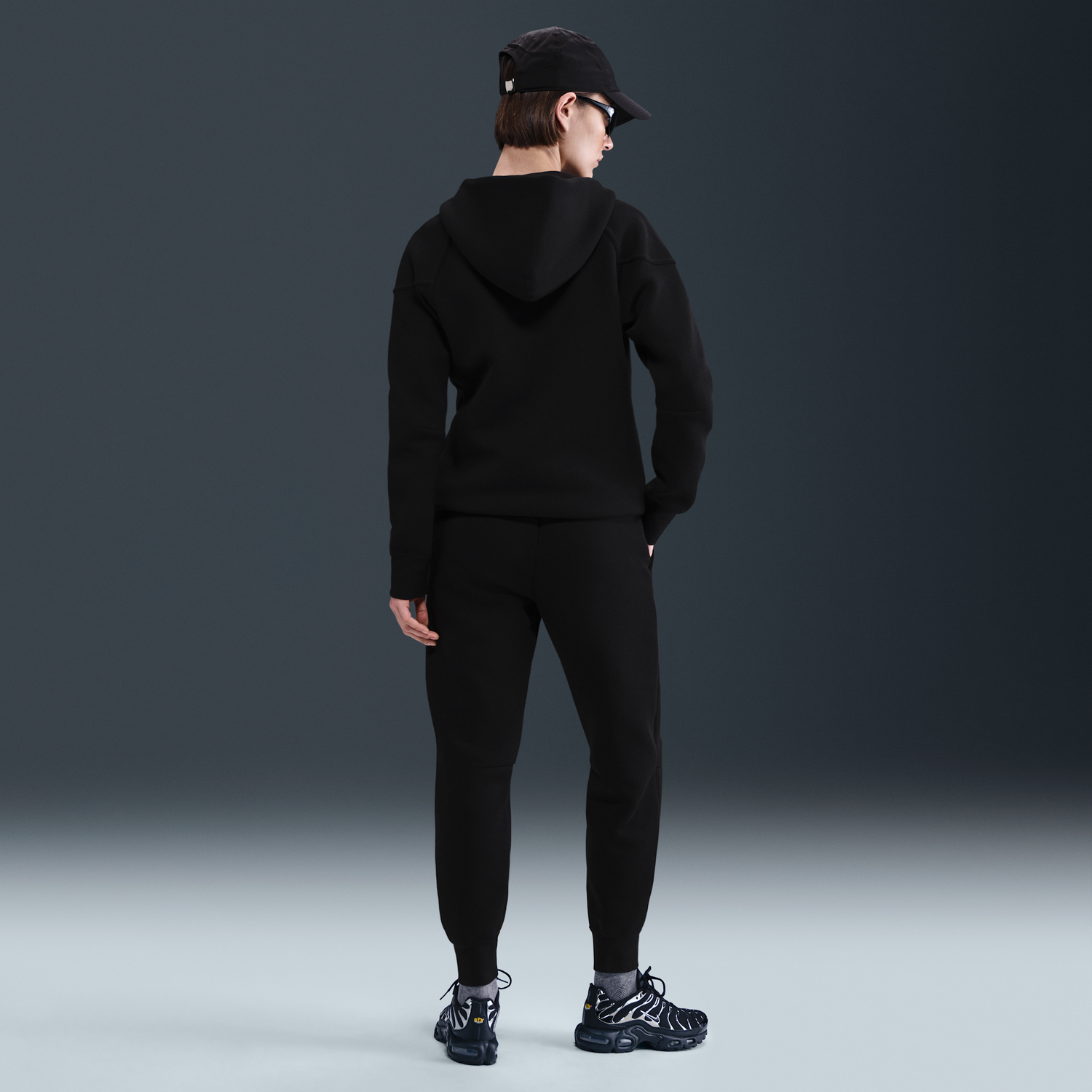 Панталони Nike England Football Tech Fleece Mid-Rise Joggers Черно | HF5114-010, 1