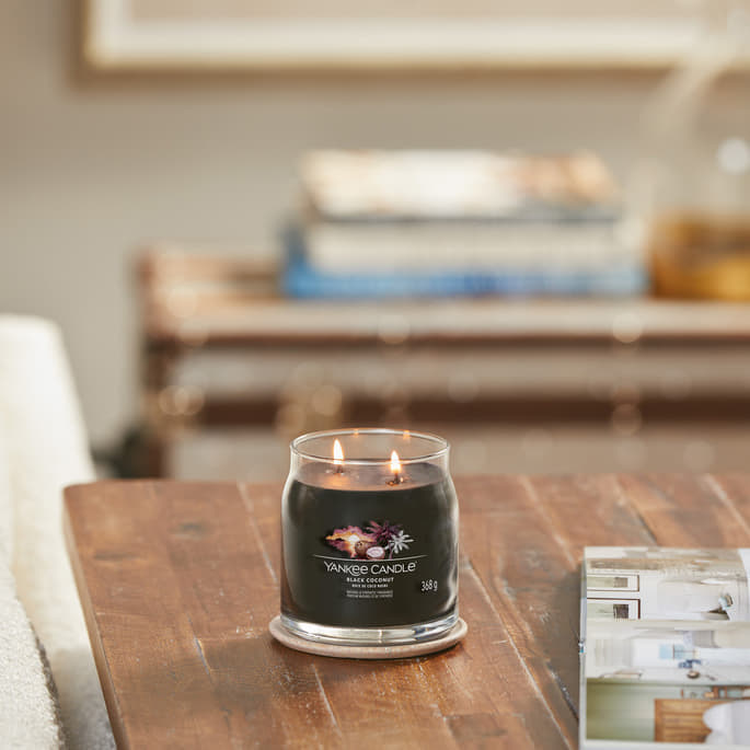 Свещи Yankee Candle Signature Medium Jar Candle - Black Coconut Кафяво | 40504, 1