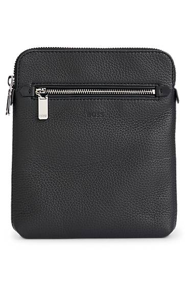 Чанта през рамо BOSS Grained Italian Leather Envelope Bag with Embossed Logo and Front Zip Pocket Черно | 50529289
