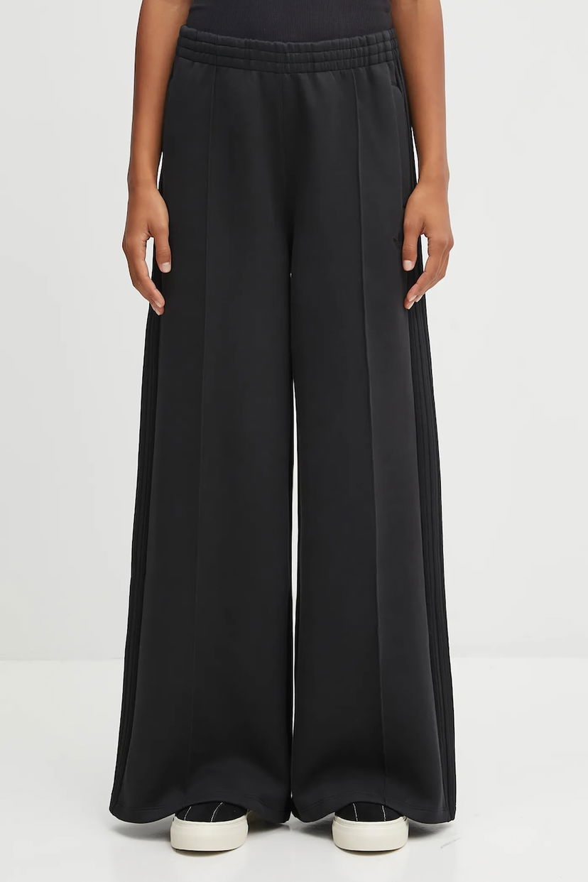 Спортни панталони adidas Originals adidas Originals Spacer 3S Tp Wide Leg Pants Черно | JV7500