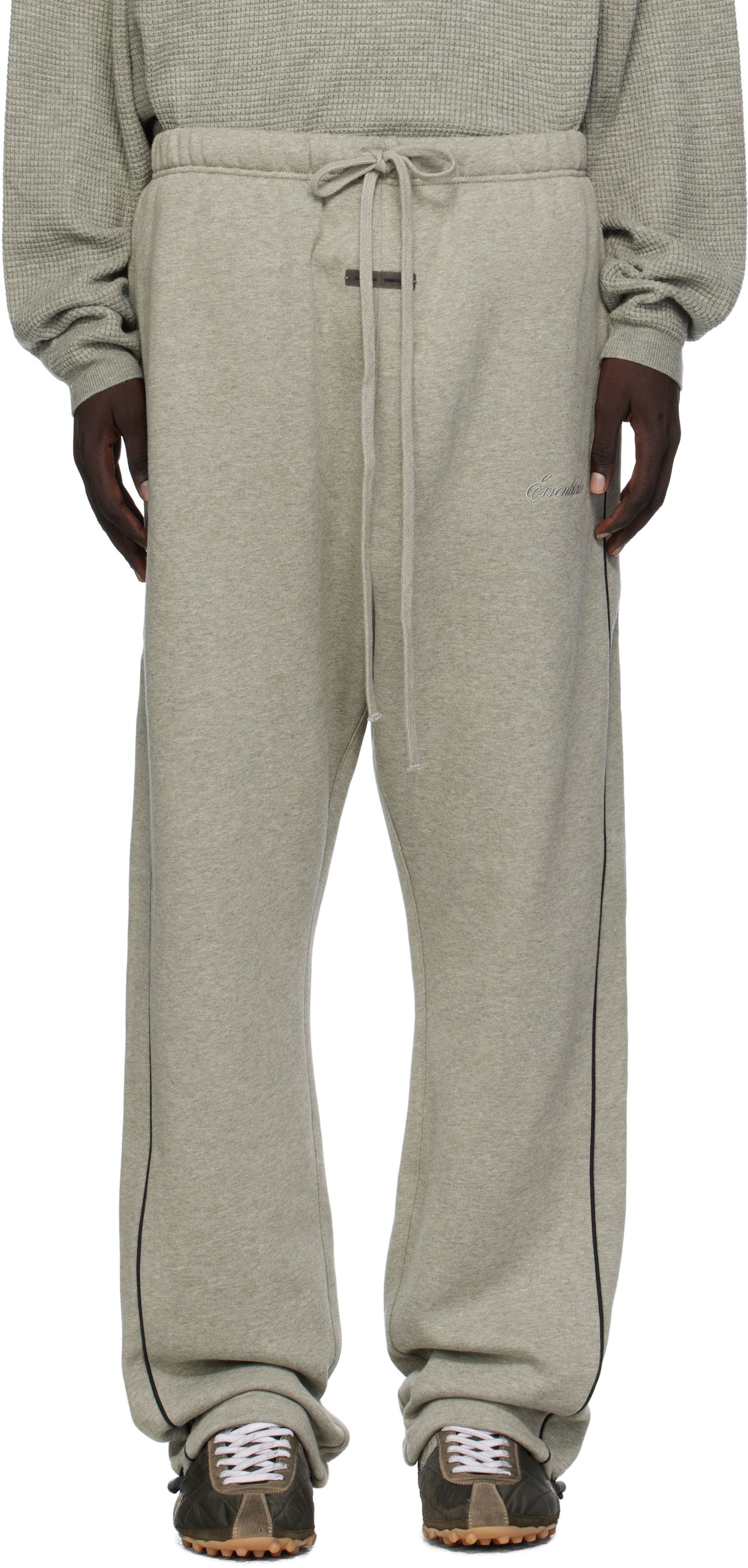 Спортни панталони Fear of God ESSENTIALS Relaxed Fleece Piping Sweatpants Сиво | 130SP258065F, 0