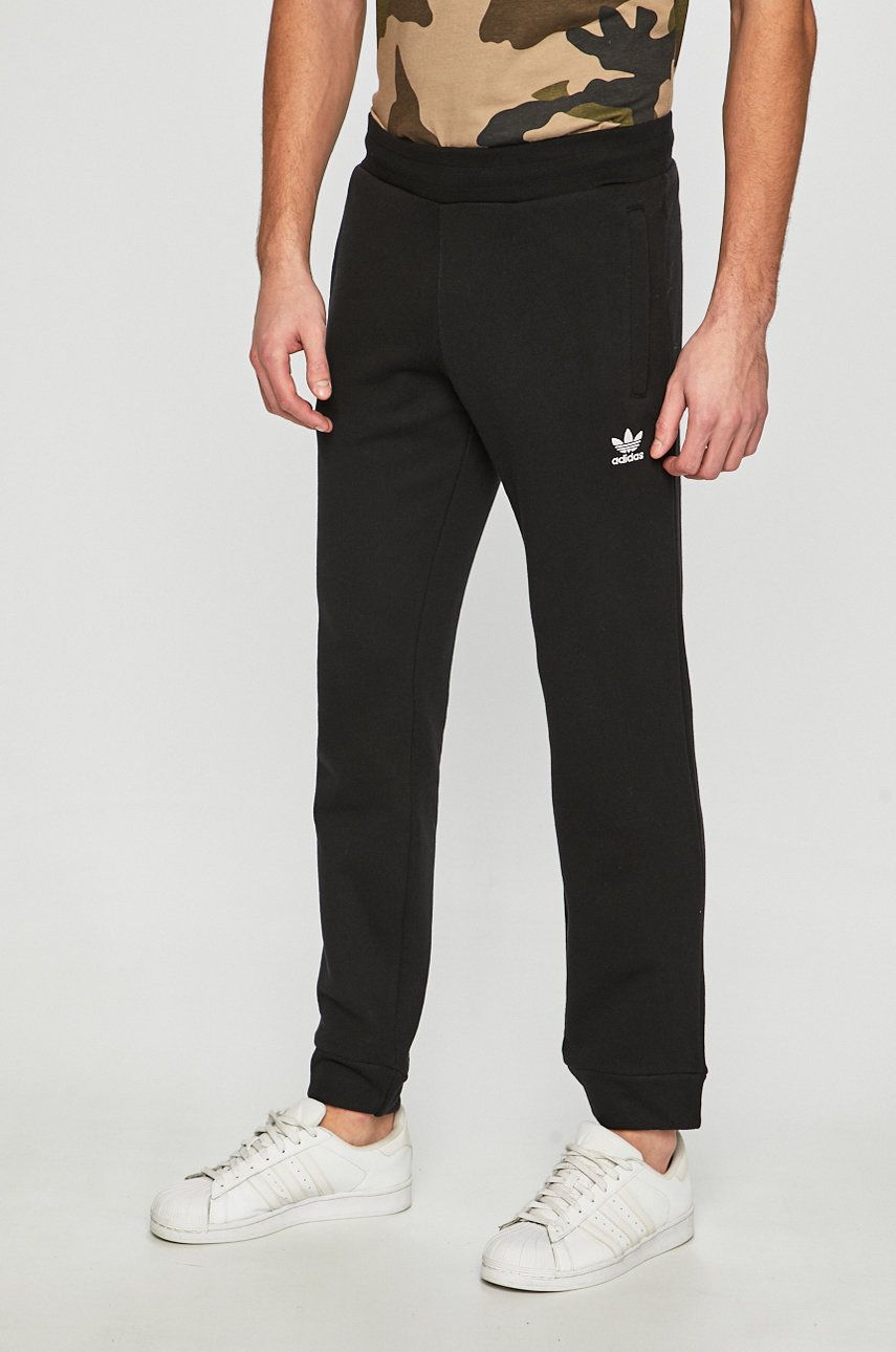 Спортни панталони adidas Originals adidas Originals Essential Fleece Pants Черно | DV1574, 0