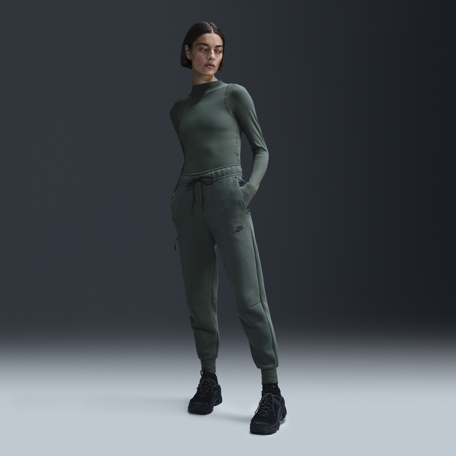 Спортни панталони Nike Tech Fleece Sweatpants Зелено | HV6779-338, 0