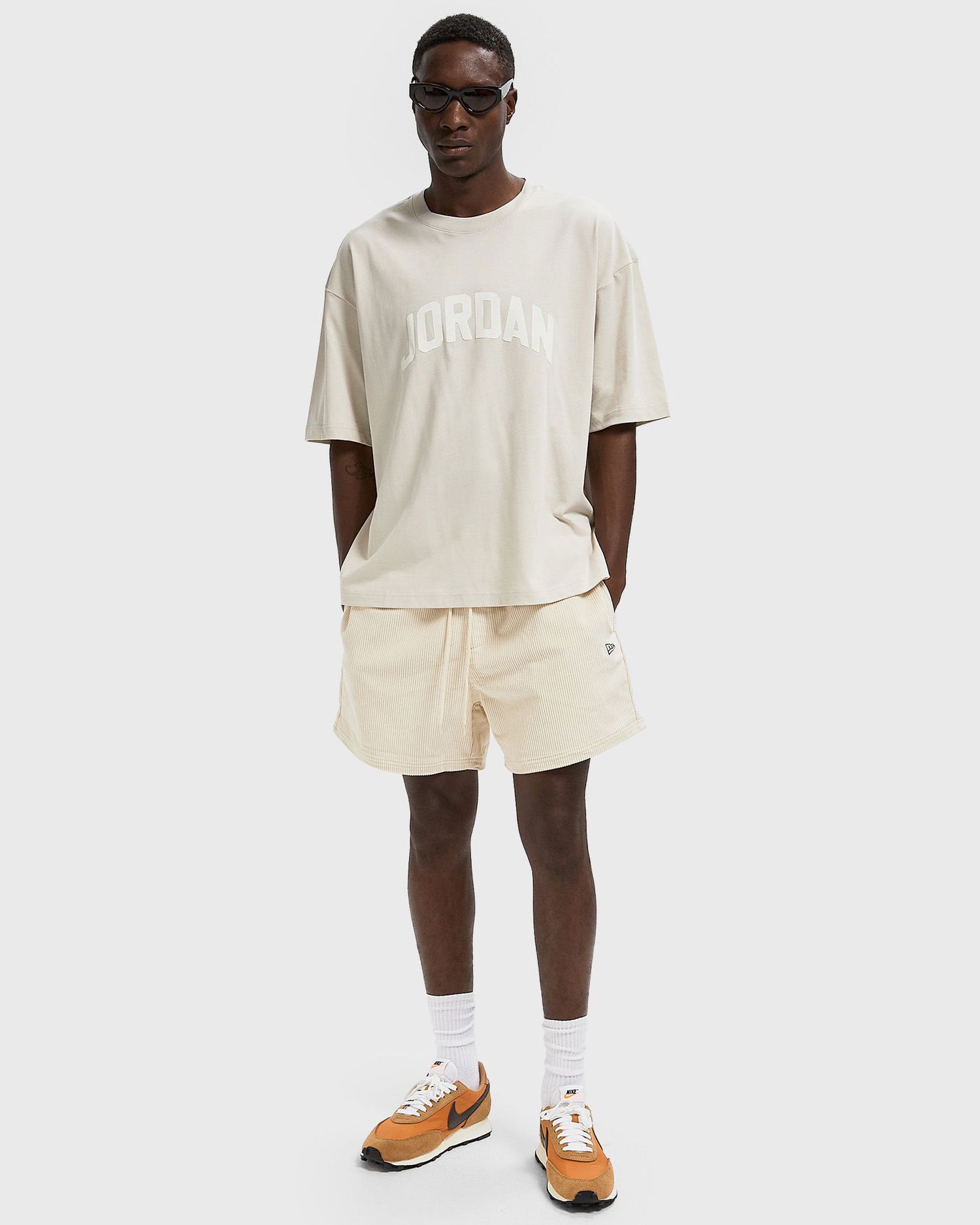 Къси панталони New Era Corduroy Shorts Бежово | 60684391, 1