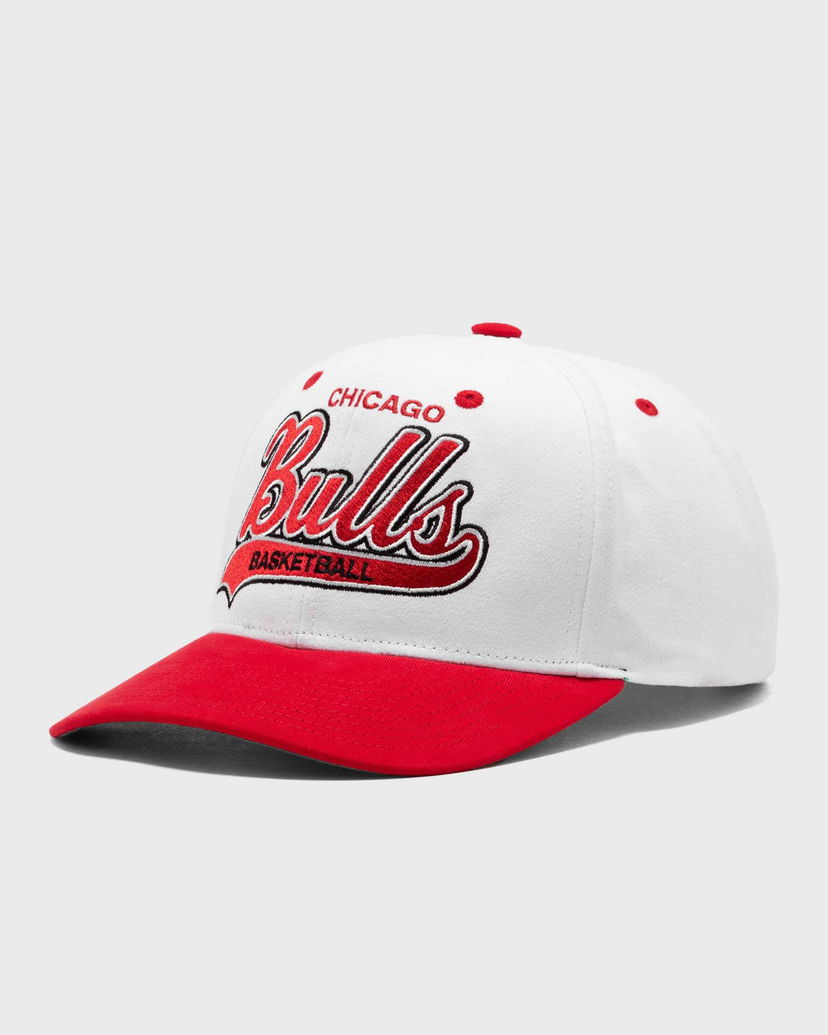 Шапка с козирка Mitchell & Ness NBA TAIL SWEEP PRO SNAPBACK CHICAGO BULLS Червено | HHSS7289-CBUYYPPPWHIT