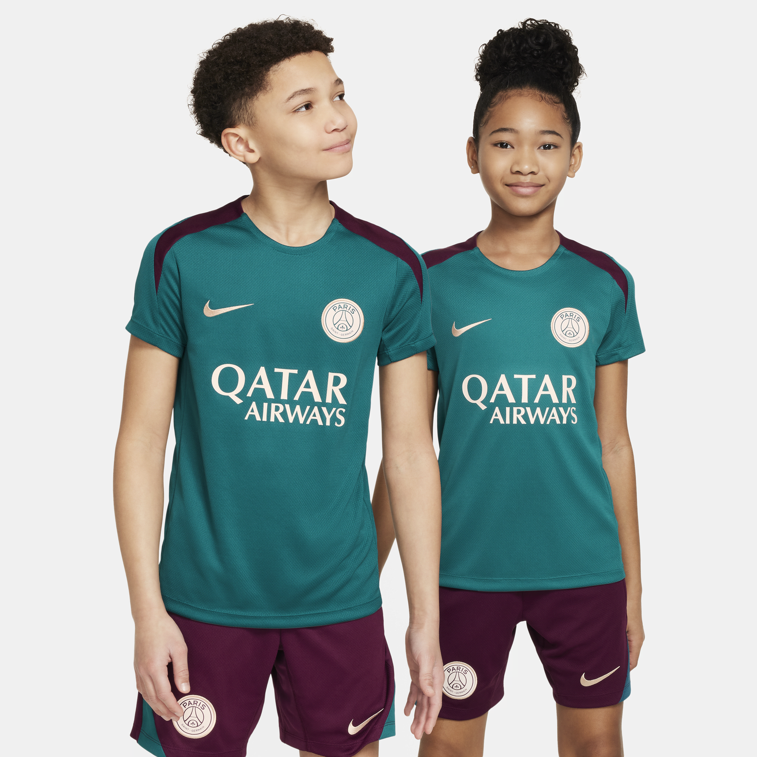 Комплект Nike Paris Saint-Germain Strike Dri-FIT Knit Soccer T-Shirt Зелено | FN9862-382, 1