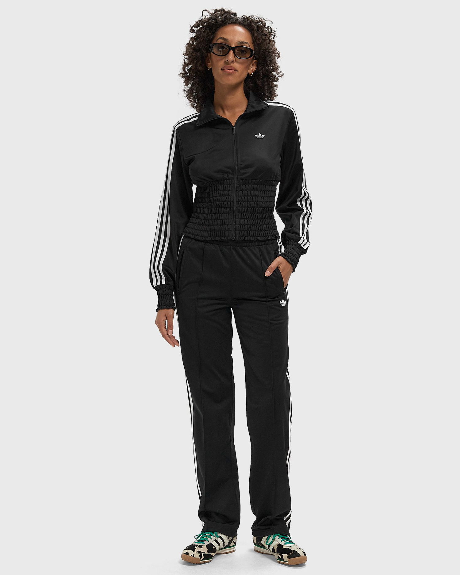 Спортни панталони adidas Originals FB Classic Track Pants with Three-Stripe Detail and Zipper Pockets Черно | KD5575, 1