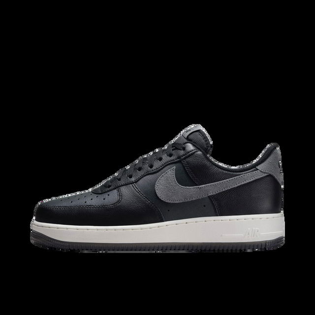 AIR FORCE 1 ’07 LV8 2