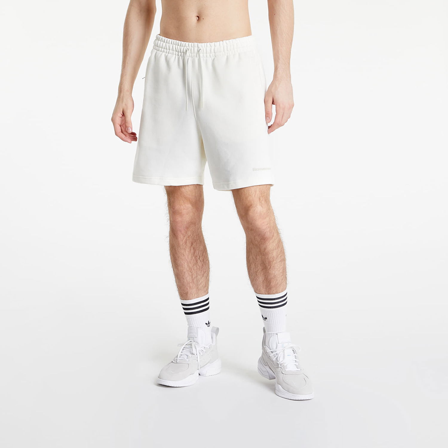 Къси панталони adidas Originals Pharrell Williams x Basics Shorts Бяло | HJ7061, 1