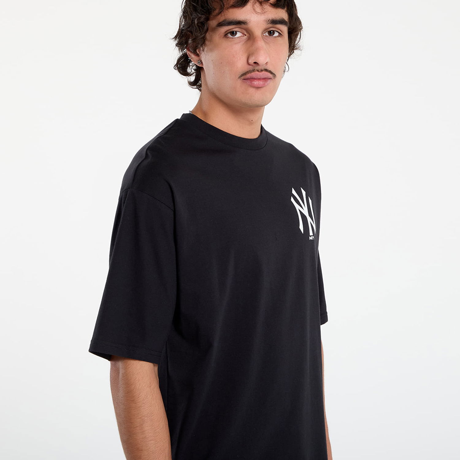 Тениска New Era New Era MLB Essentials Tee New York Yankees T-Shirt Черно | 60416723, 1