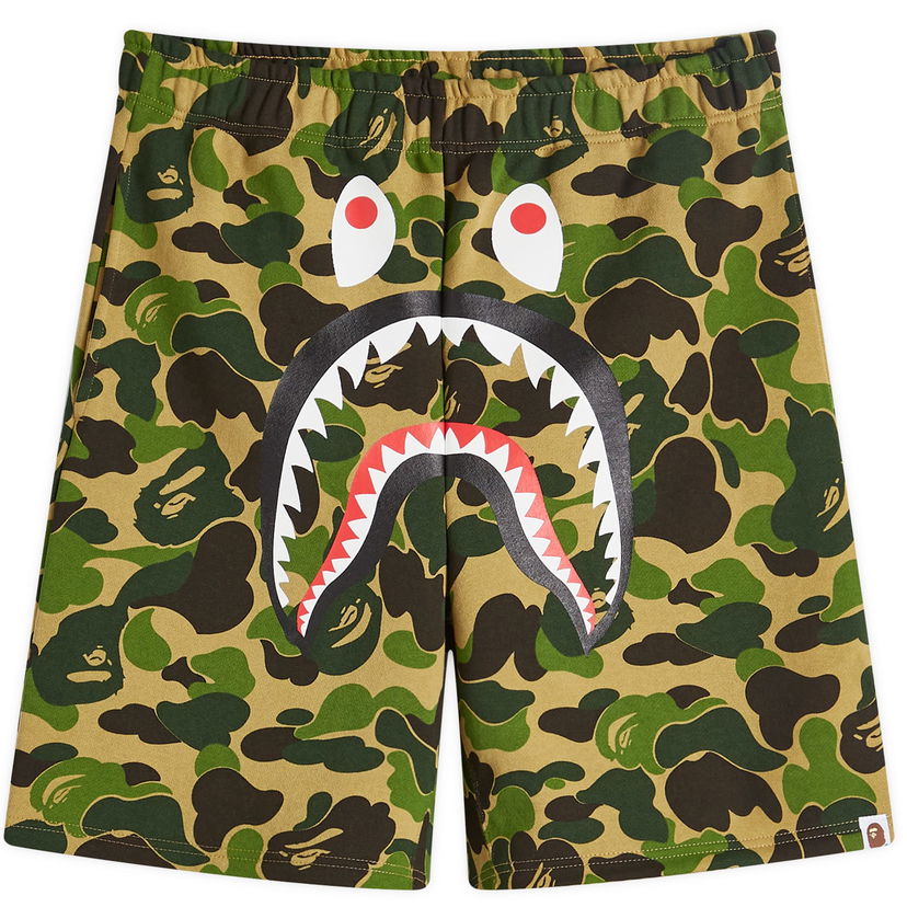 Къси панталони BAPE A Bathing Ape Men's ABC Camo Shark Sweat Shorts in Green, Size Large | END. Clothing Многоцветен | 001SPK301001M-GRN