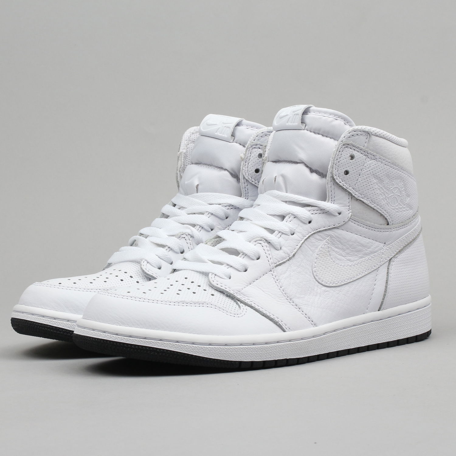 Кецове и обувки Jordan Air Jordan 1 Retro High OG "White Perforated" Бяло | 555088-100, 1