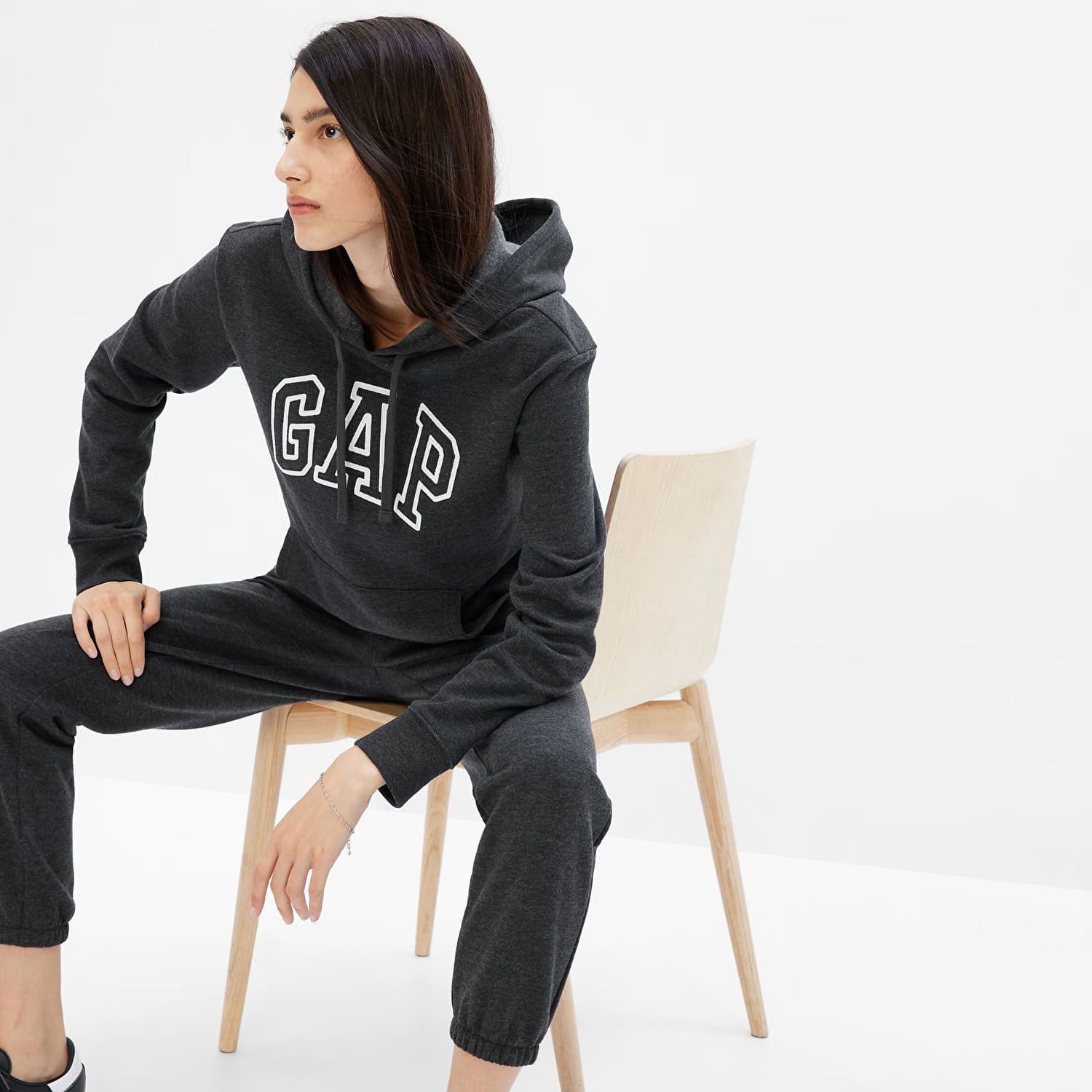 Суитчър GAP Pullover Logo Hoodie Charcoal Heather Черно | 463506-03, 0
