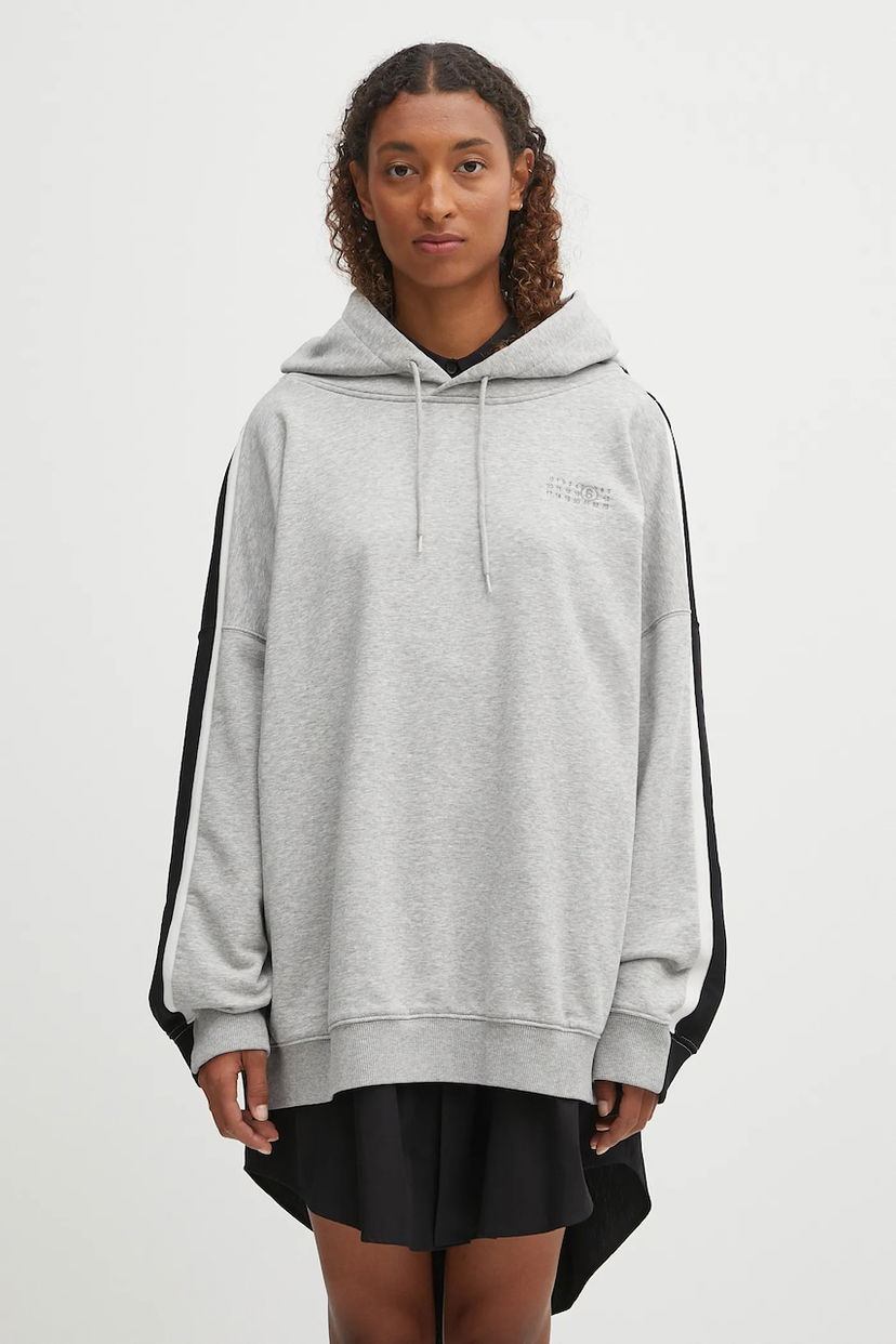 Суитчър Maison Margiela MM6 Maison Margiela Hooded Sweatshirt with Stripes Сиво | S52HG0040.M25013.964