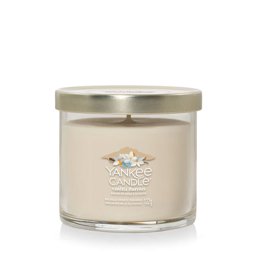 Свещи Yankee Candle Signature Tumbler Small Vanilla Flurries Universal Natural & Synthetic Fragrance 122g Бежово | 43513