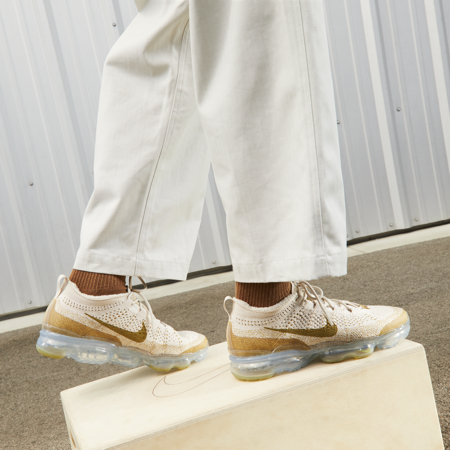 Кецове и обувки Nike Air VaporMax 2023 Flyknit Бежово | DV1678-100, 1