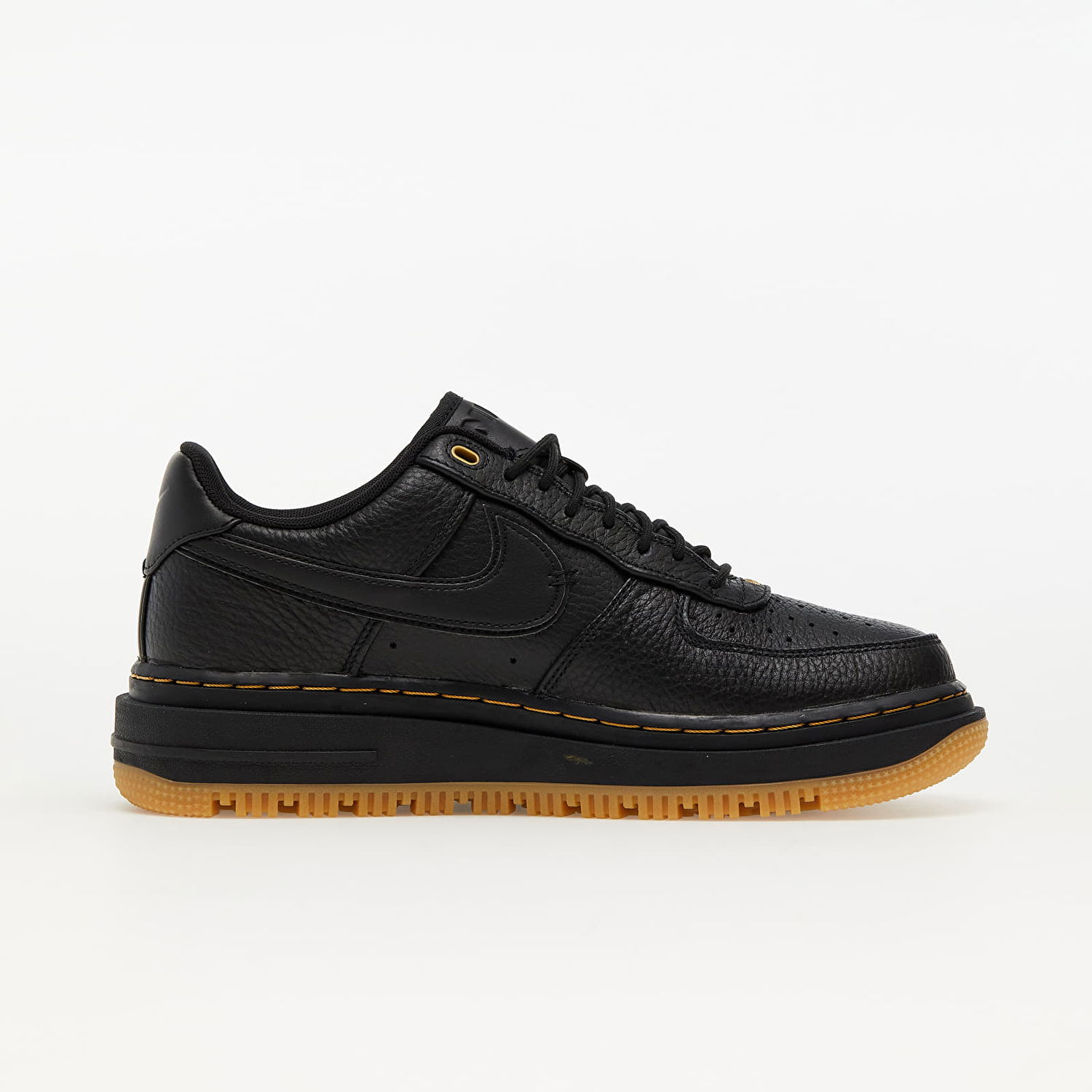 Кецове и обувки Nike Air Force 1 Luxe Черно | DB4109-001, 1