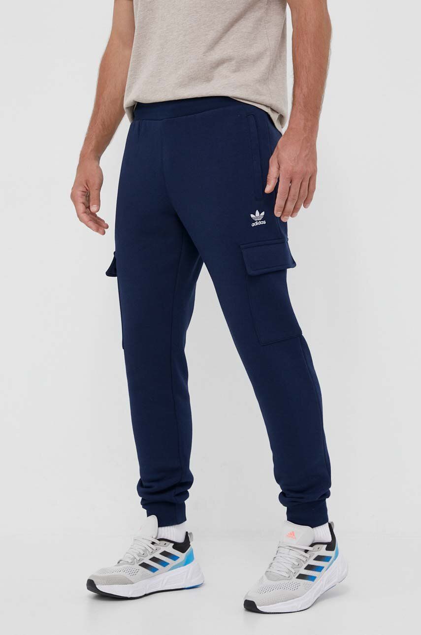 Спортни панталони adidas Originals Essentials Cargo Sweatpants Тъмно синьо | IU4875, 0