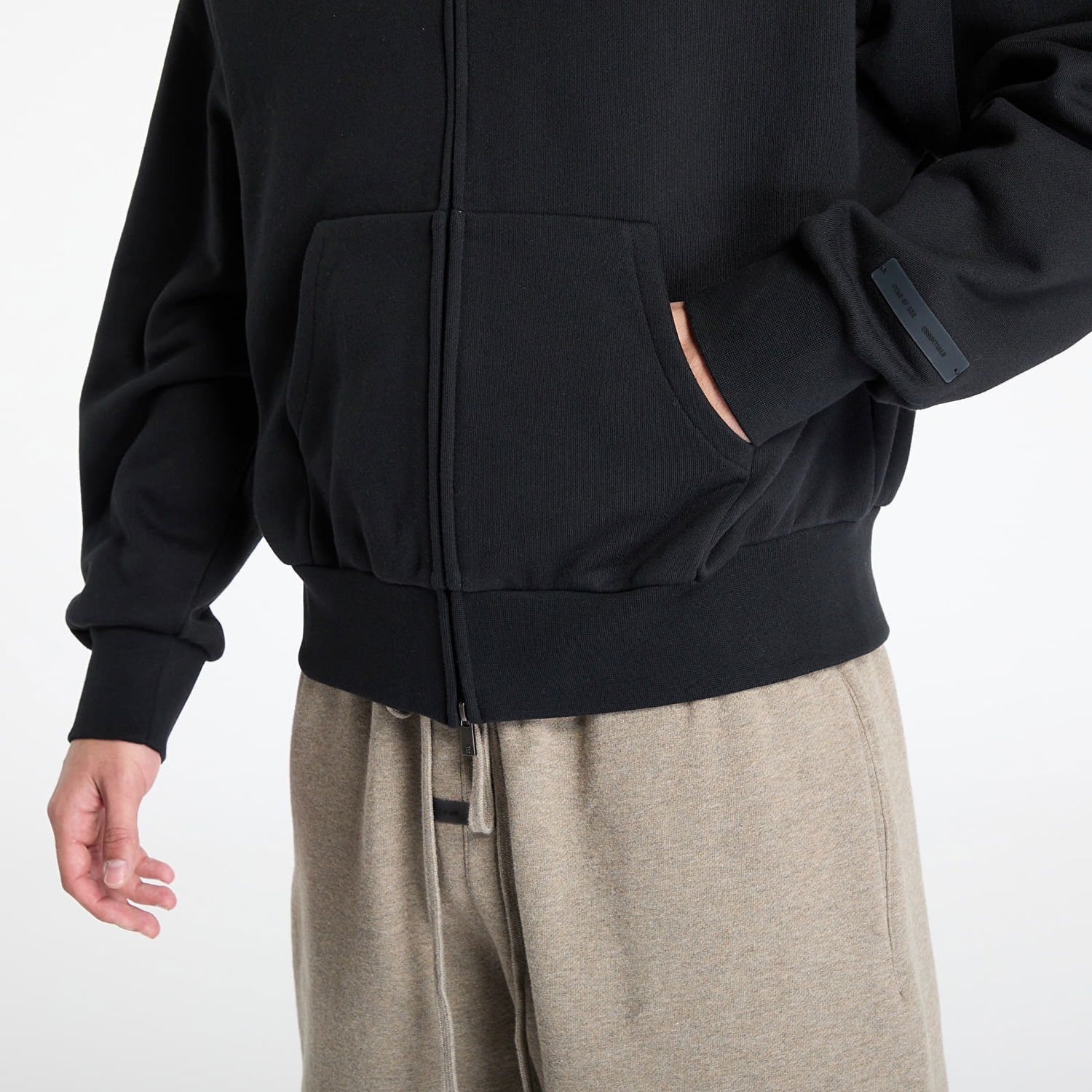 Суитчър Fear of God Fear of God Essentials Classic Fit Fleece Zip Up Hoodie Черно | 192AS254780F-861, 1