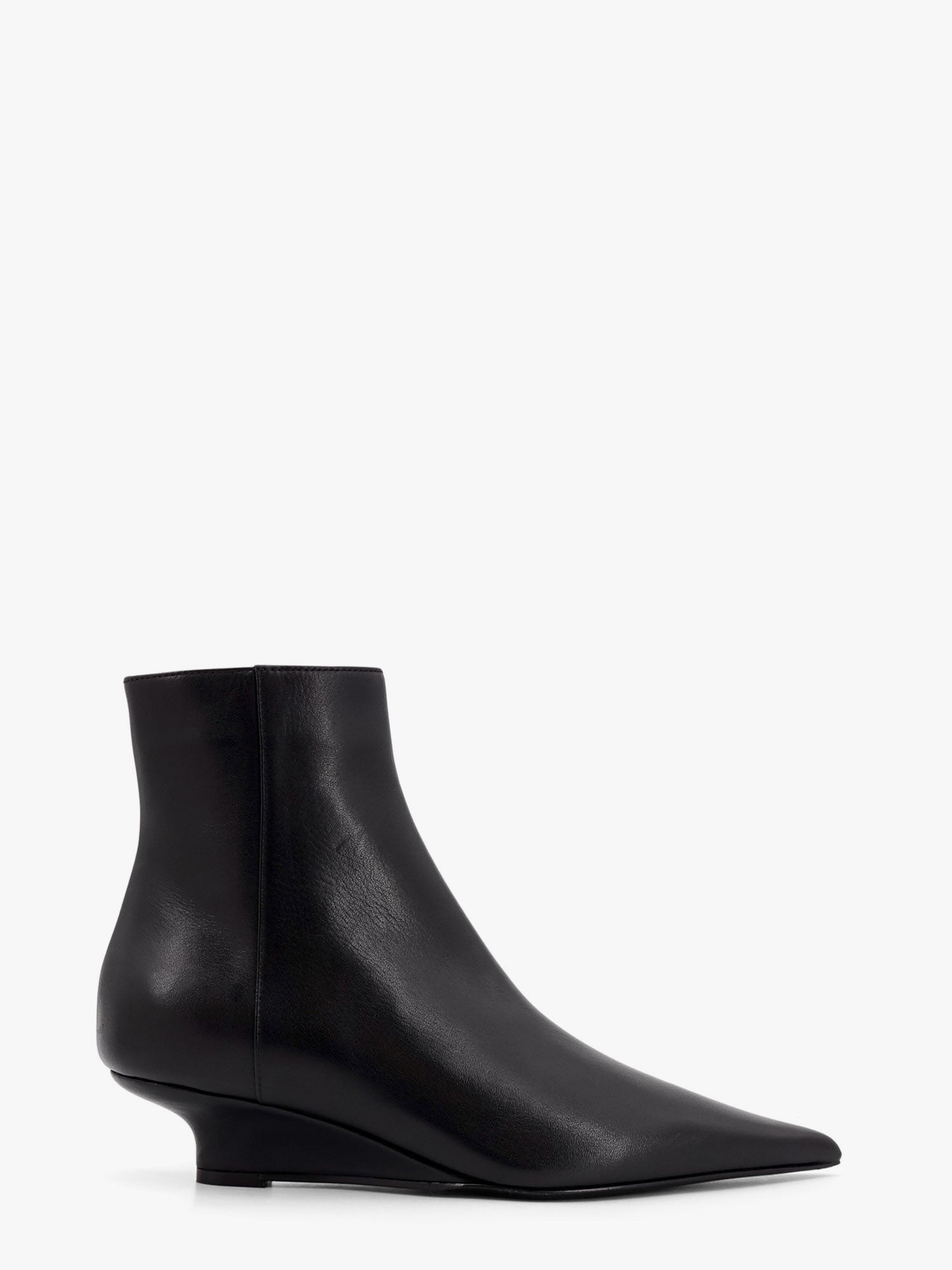 Кецове и обувки TOTEME Kitten Heel Ankle Boots by Toteme Черно | 251WAS0171LE0103001, 0