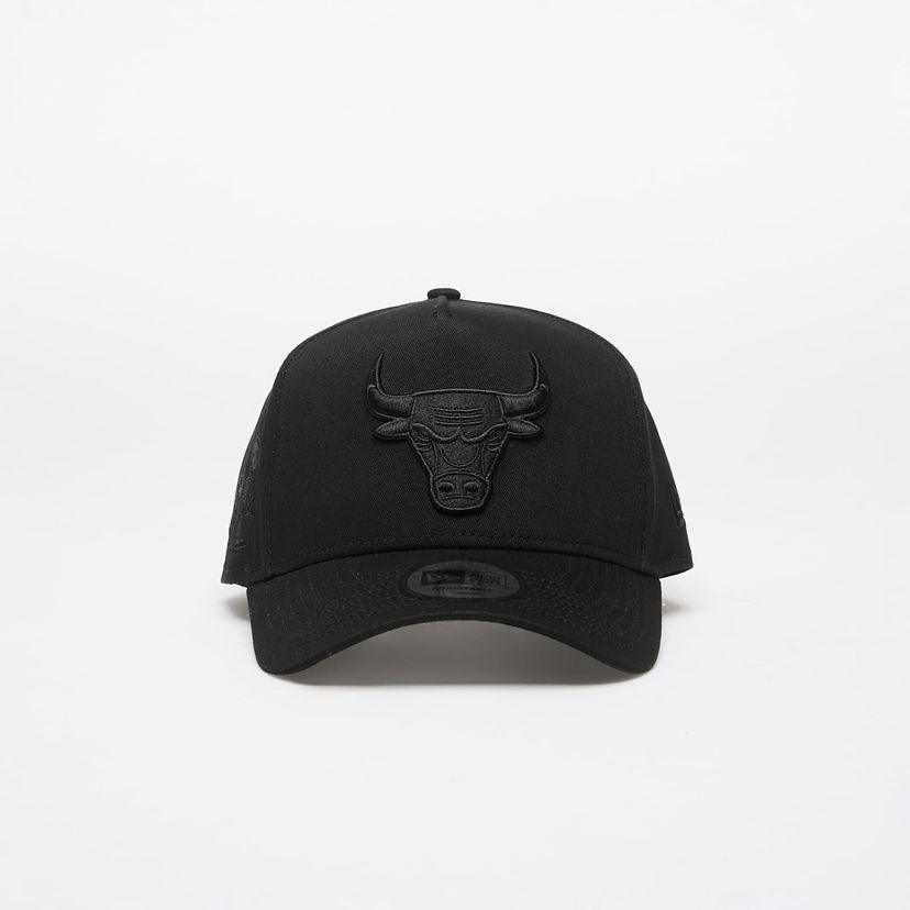 Шапка с козирка New Era Chicago Bulls Monochrome 9FORTY E-Frame Adjustable Cap Black Universal Черно | 60565175