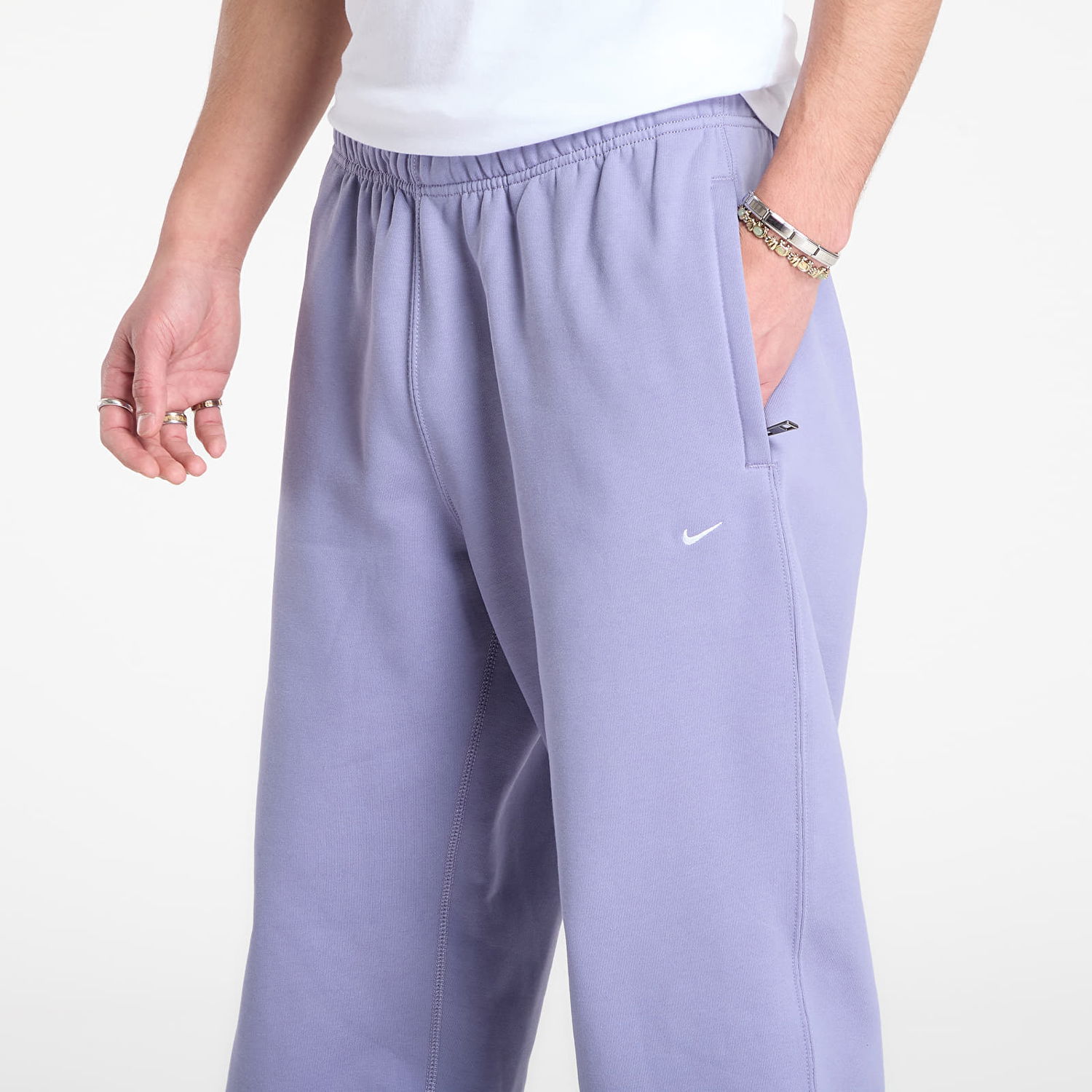 Спортни панталони Nike Solo Swoosh Fleece Open-Hem Sweatpants Лилаво | HV1090-506, 1
