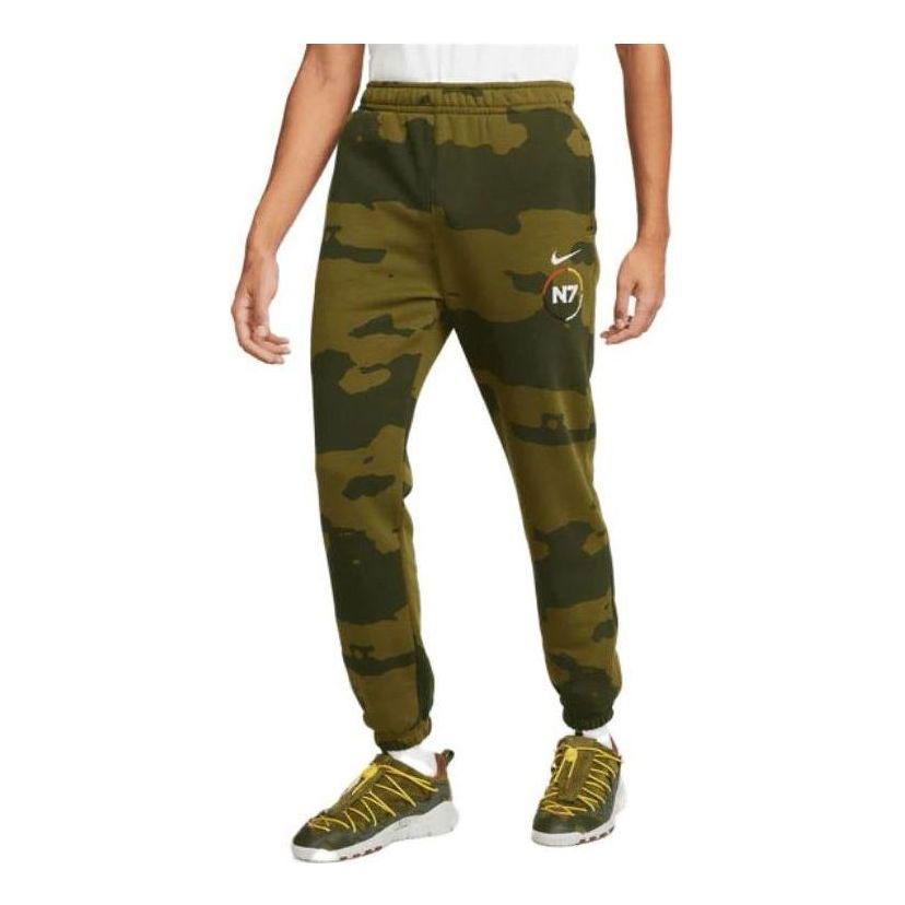 Спортни панталони Nike N7 Club Fleece Camo Sweatpants Зелено | FB4051-368