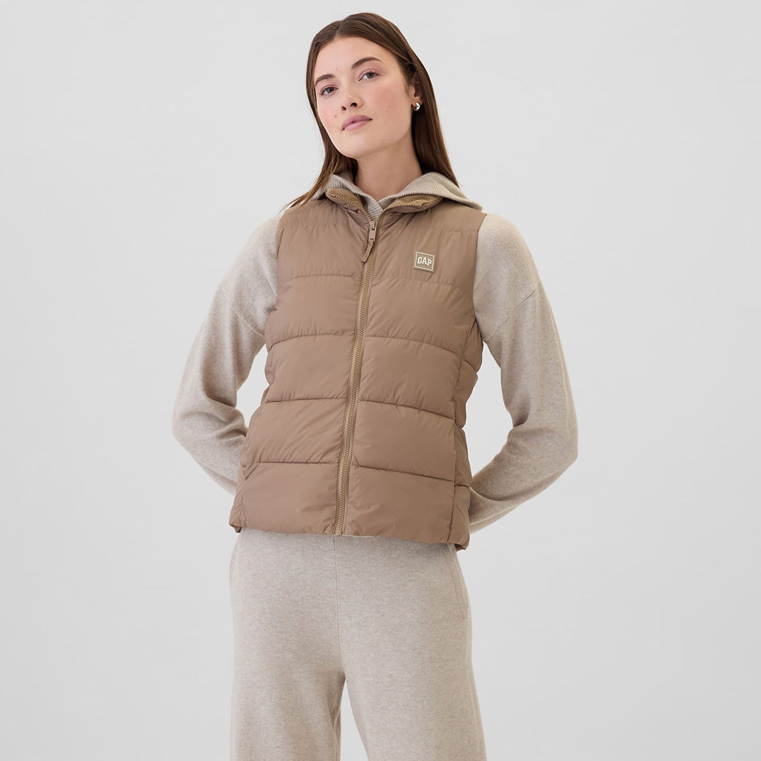 Жилетка GAP Logo Puffer Vest Warm Golden Brown XS Бежово | 498413-00, 0