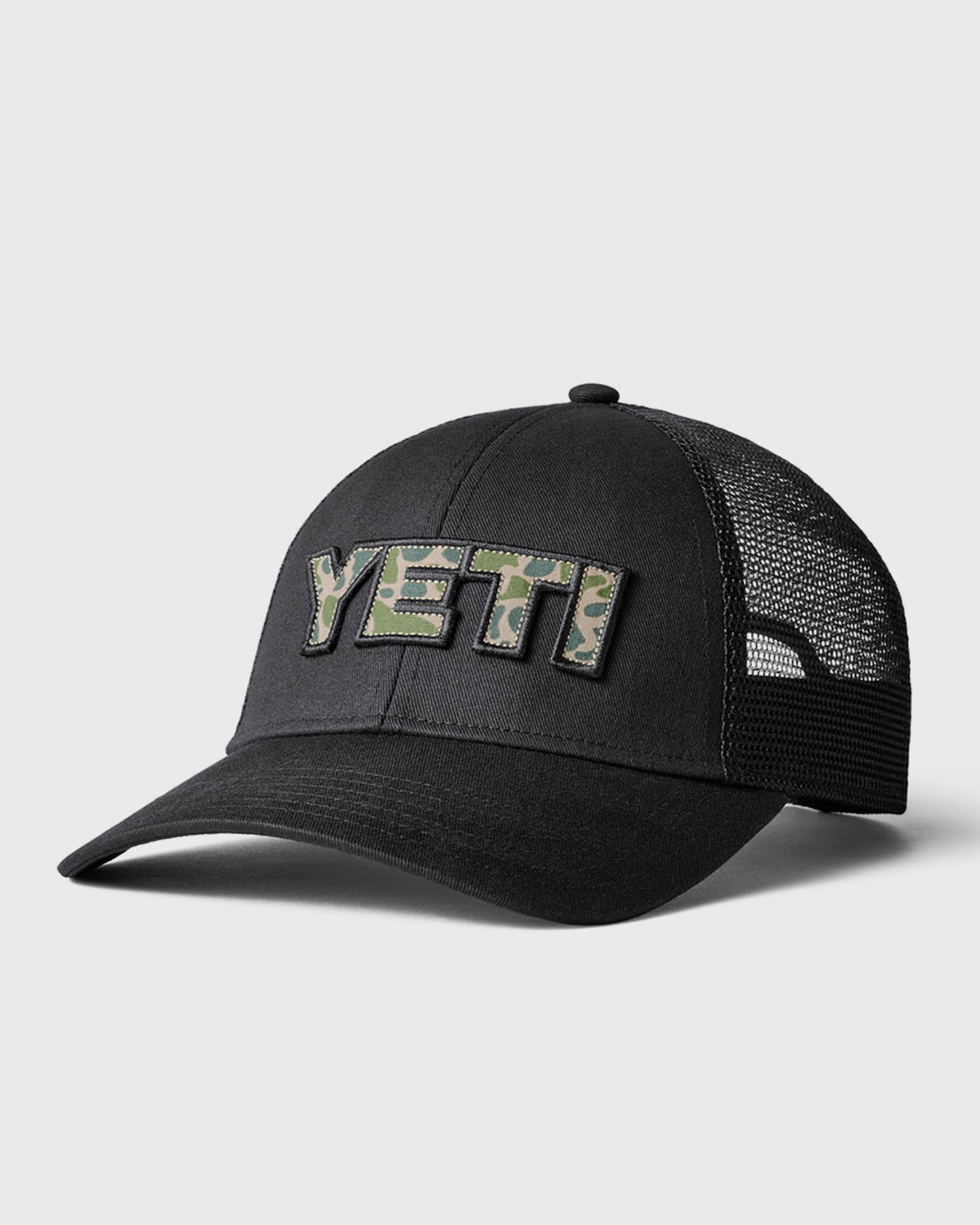 Шапка с козирка YETI Camo Logo Badge Low Pro Trucker Hat Черно | 888830197790, 0