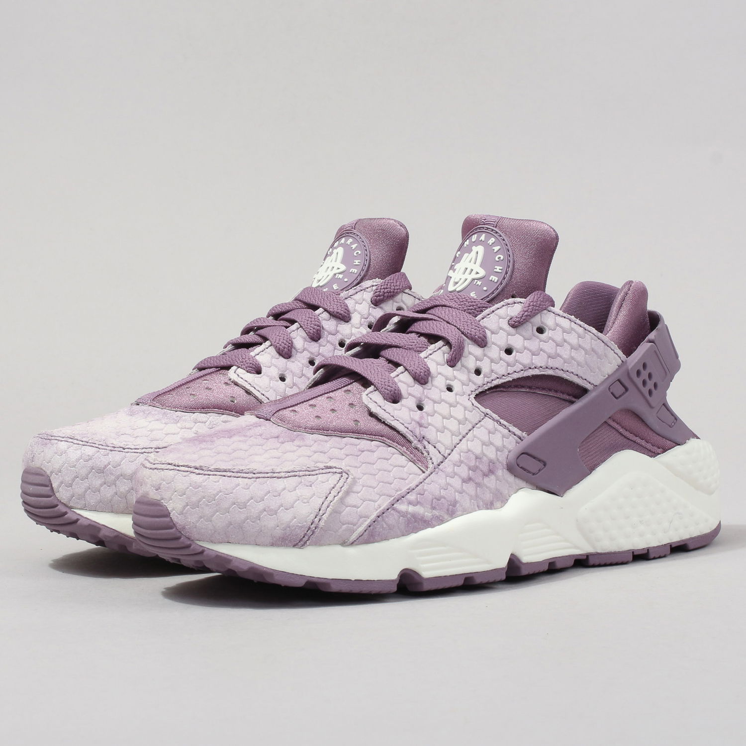 Кецове и обувки Nike WMNS Air Huarache Run Premium Лилаво | 683818-500, 0