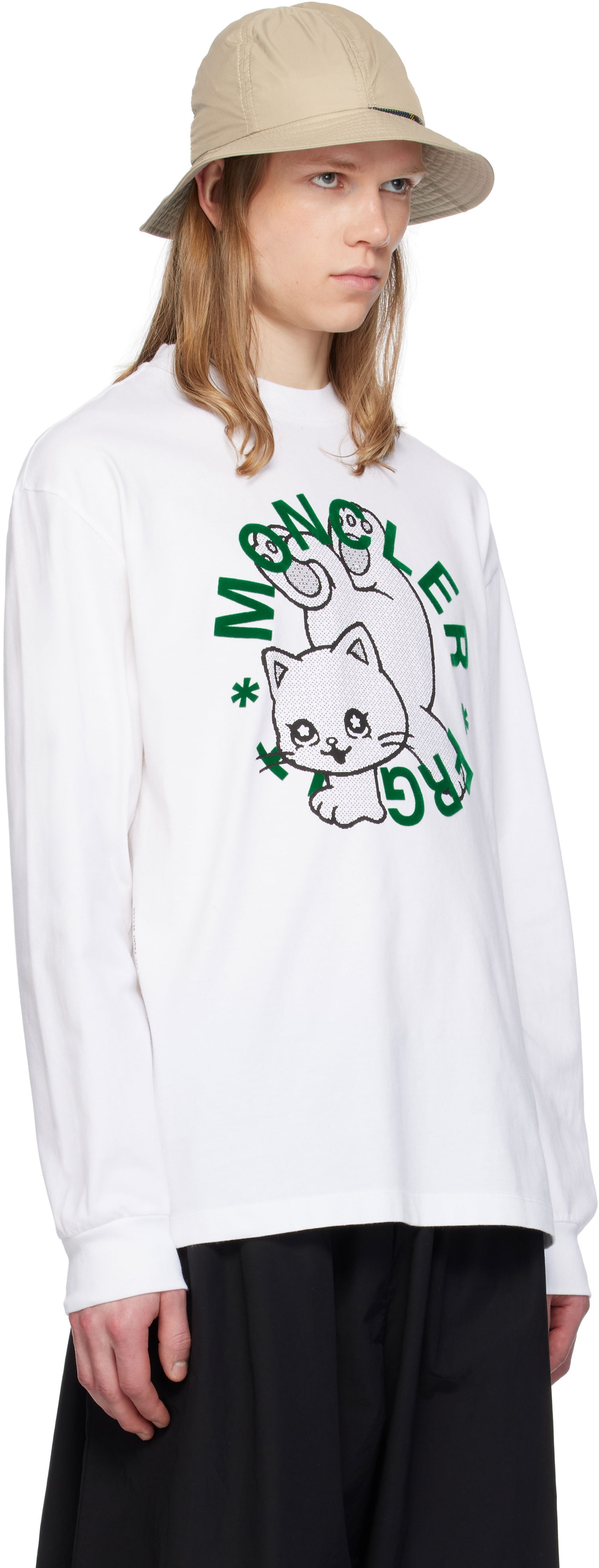 Пуловер Moncler Moncler Genius x FRGMT Hiroshi Fujiwara Cartoon Logo Long Sleeve T-Shirt Бяло | K109U8D00001M3265, 1