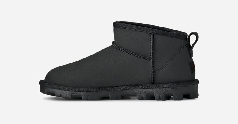 Кецове и обувки UGG Essential Ultra Mini Leather Черно | 1174493-BLK