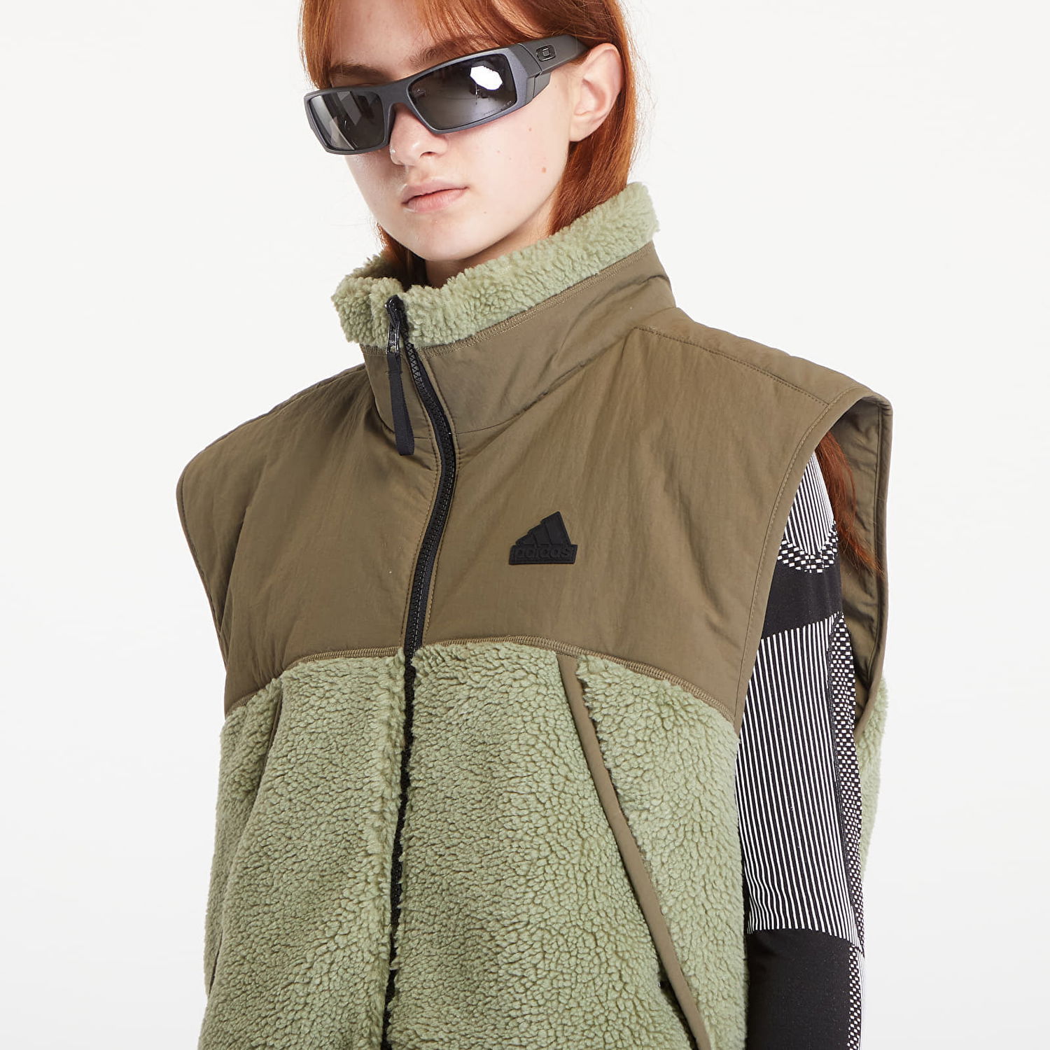 Жилетка adidas Performance City Escape Reversible Vest Tent Green / Olive Strata Зелено | IZ4659, 1