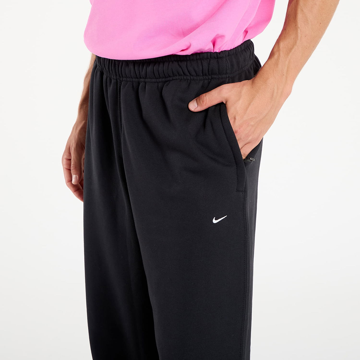 Спортни панталони Nike Solo Swoosh Fleece Open-Hem Pants Черно | HV1090-010, 1