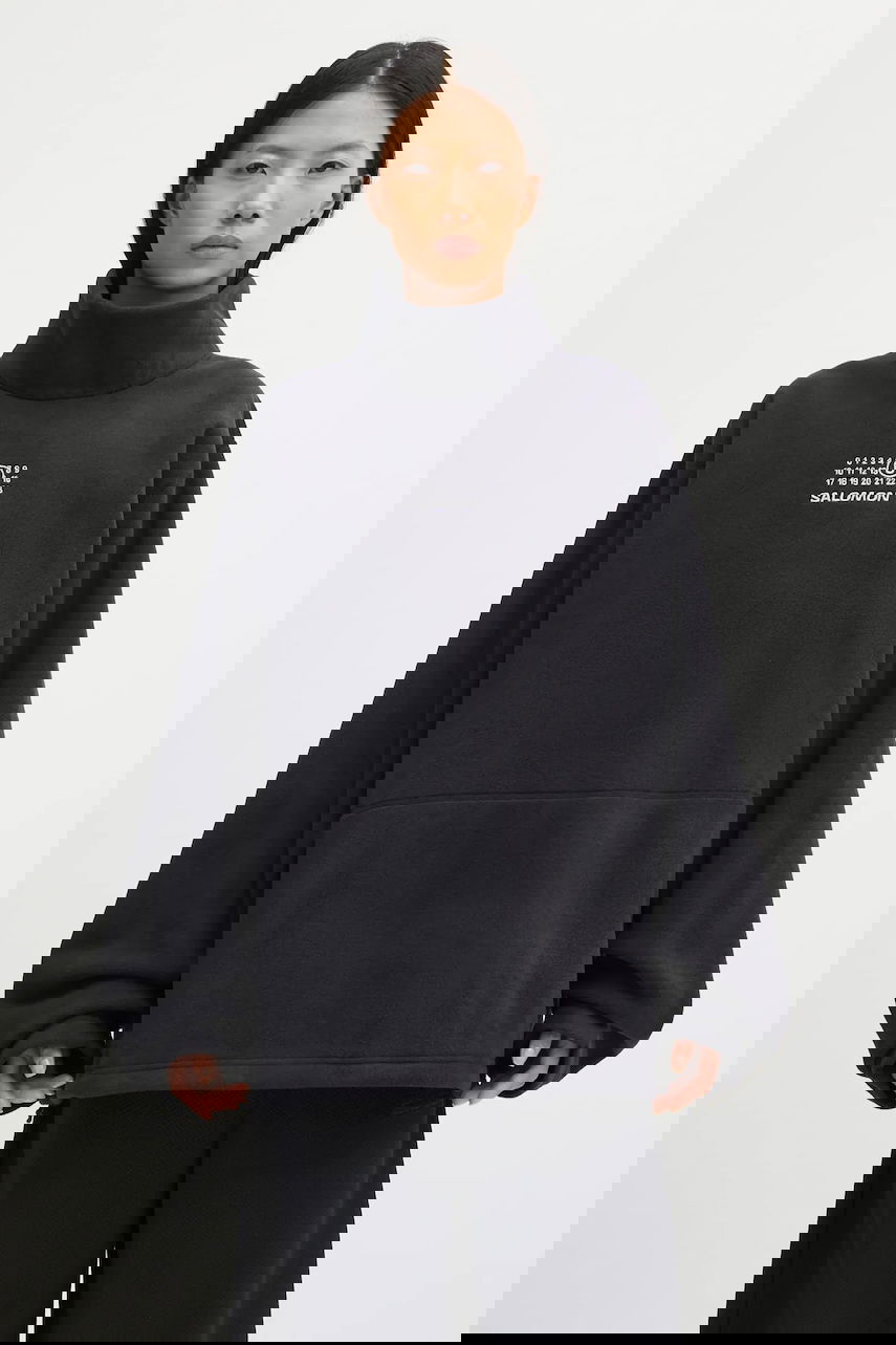 Суитчър Maison Margiela MM6 Maison Margiela x Salomon Oversized High-Neck Fleece Sweatshirt Черно | S52NH0035.M20140.899, 0