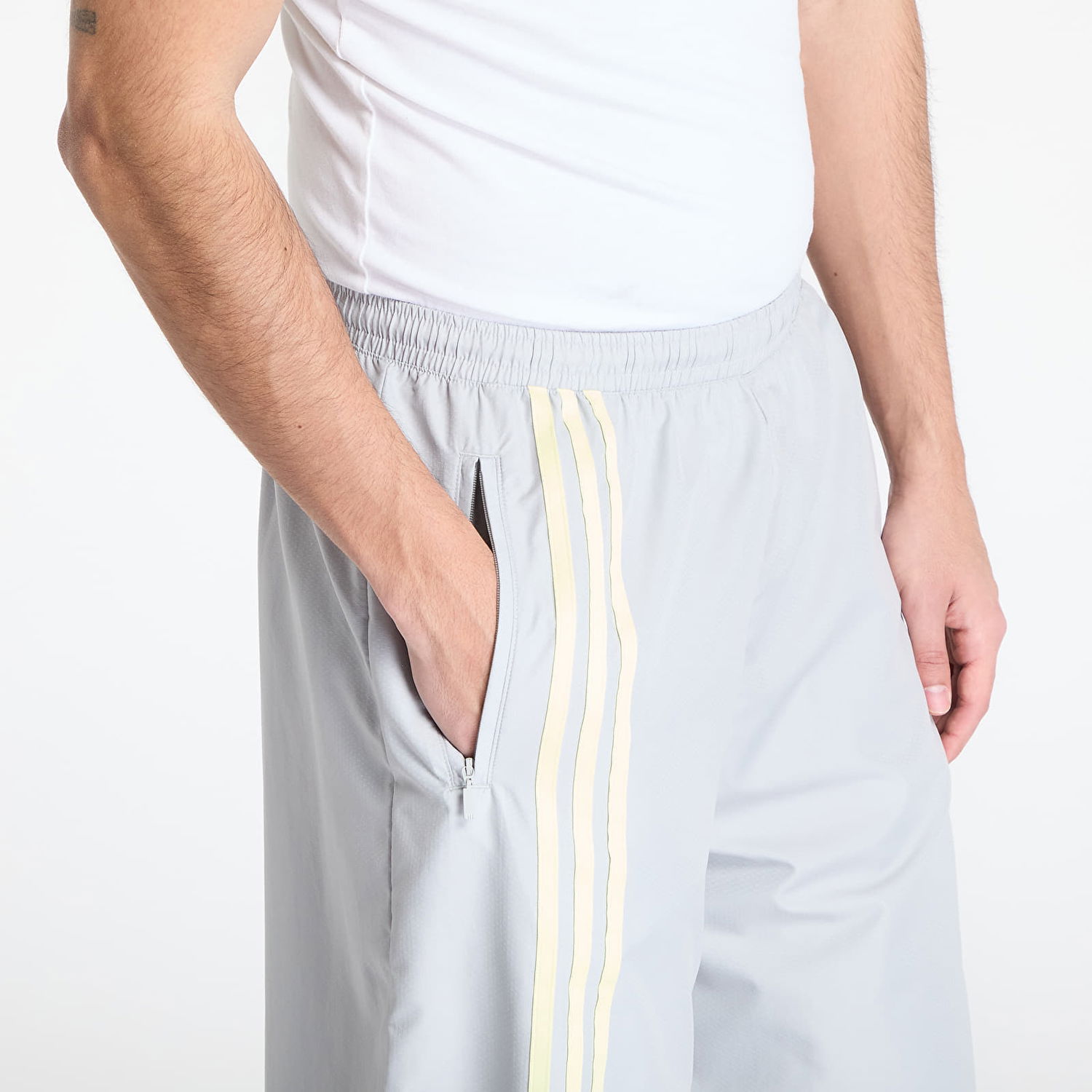 Къси панталони adidas Originals Firebird Fashion Front Stripes Shorts Сиво | JD1291, 1