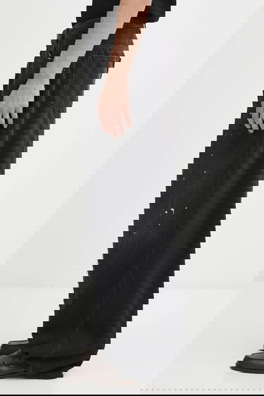 Дънки Maison Margiela MM6 Maison Margiela Wide-Leg Distressed Paint Splatter Jeans with Front Seam Detail Черно | SH0LA0011.M30011.966, 1