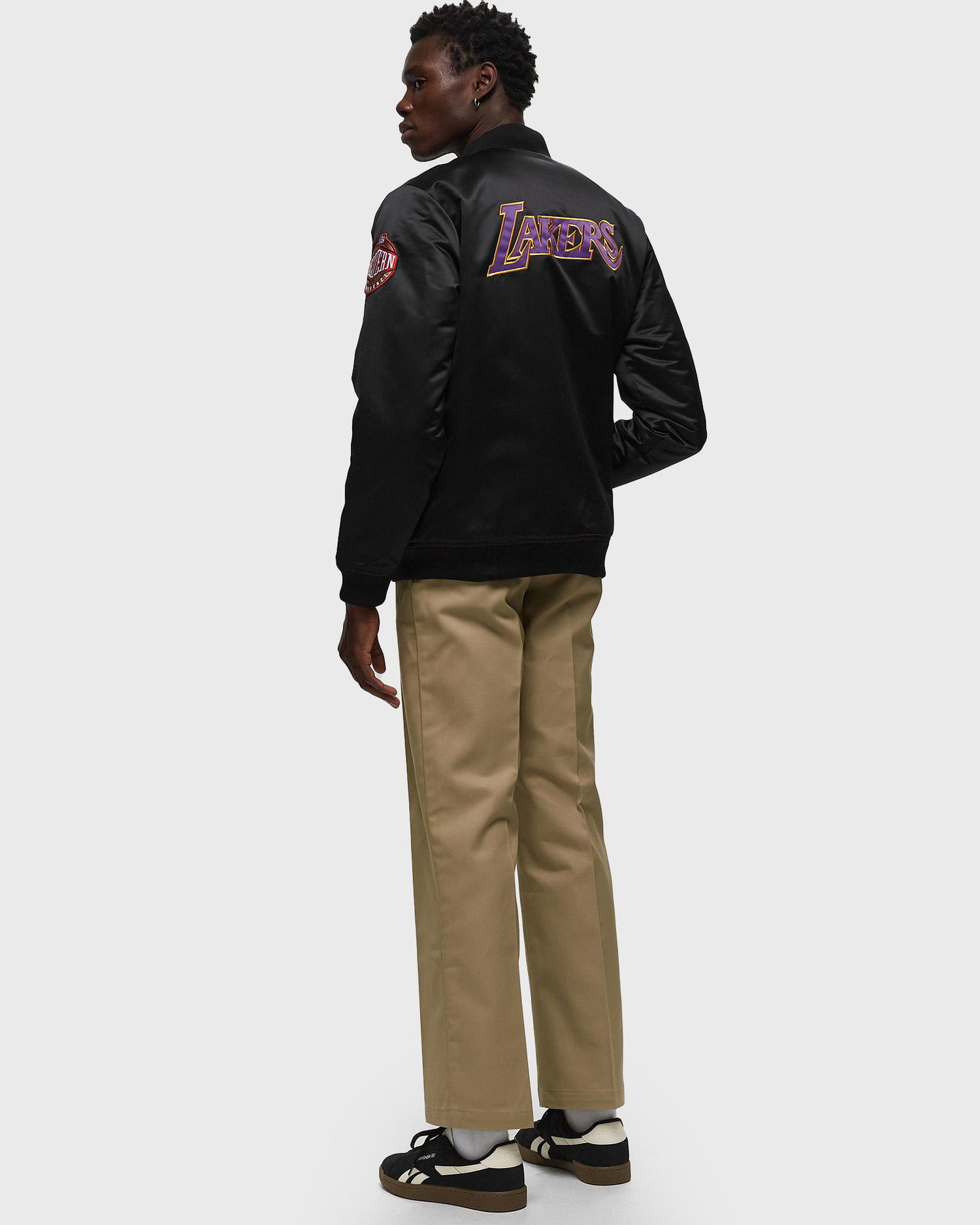 Яке бомбър Mitchell & Ness NBA SATIN BOMBER JACKET LOS ANGELES LAKERS Черно | OJZP5927-LALYYPPPBLCK, 1