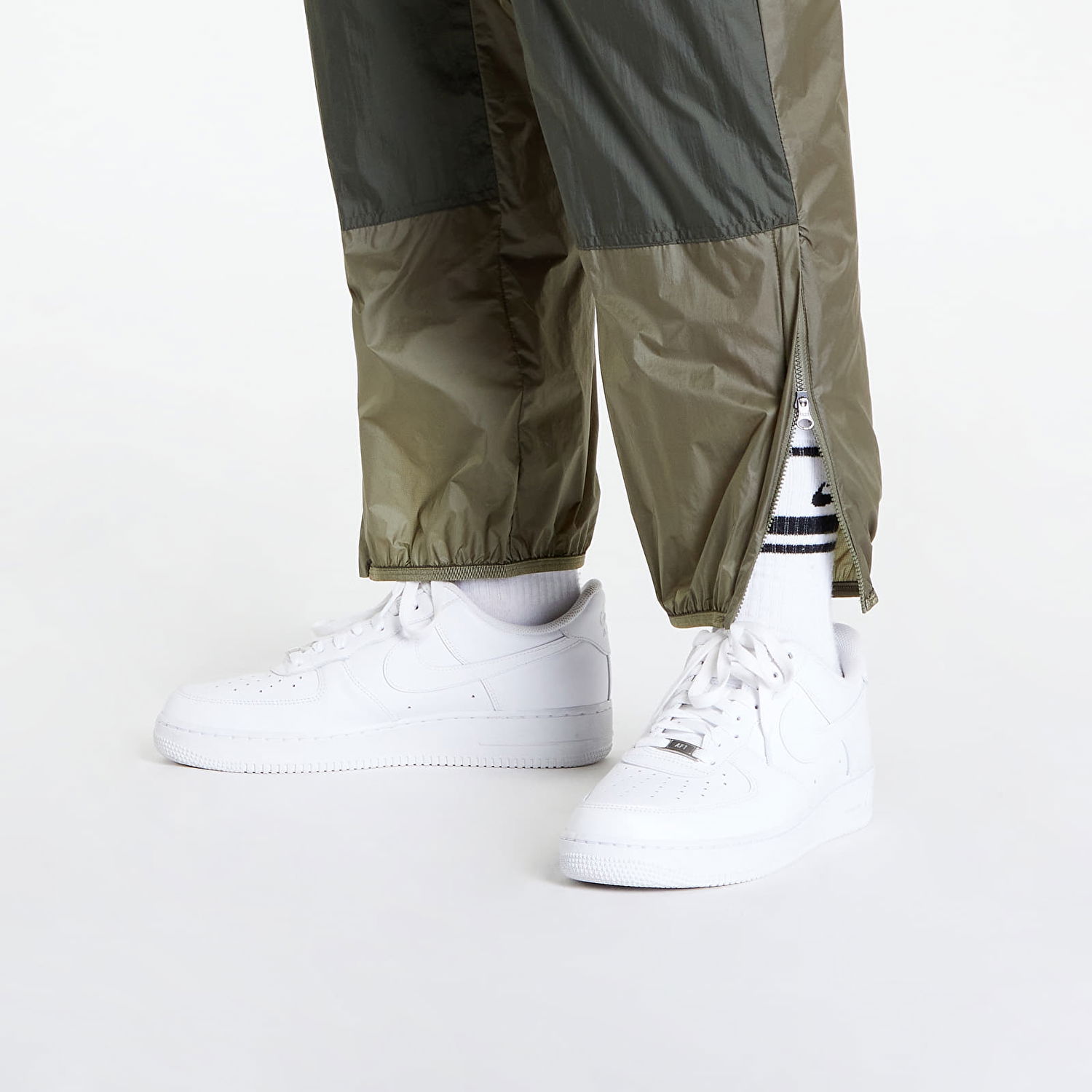 Панталони и дънки Nike ACG Cinder Cone Windshell Pants Зелено | DB1134-222, 1