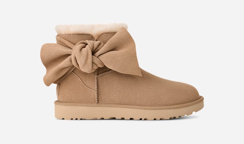Кецове и обувки UGG Classic Mini Bow Boot Suede Бежово | 1176310-SAN, 0