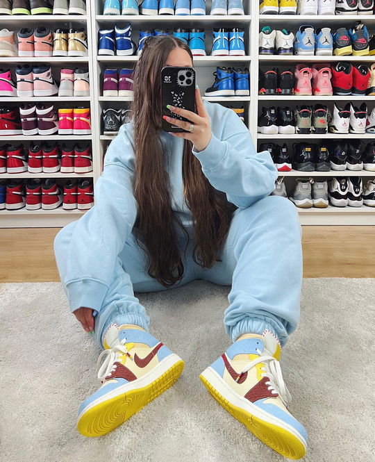 Addict Sneakers