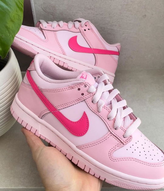 SNEAKERHYPE