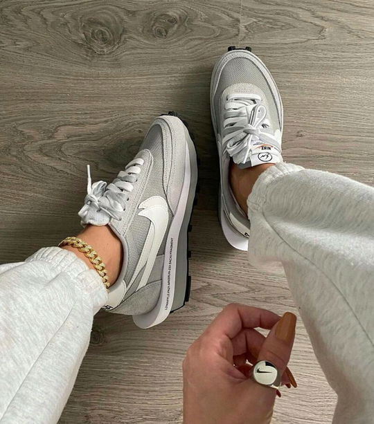 SneakerBouee
