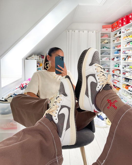 Addict Sneakers