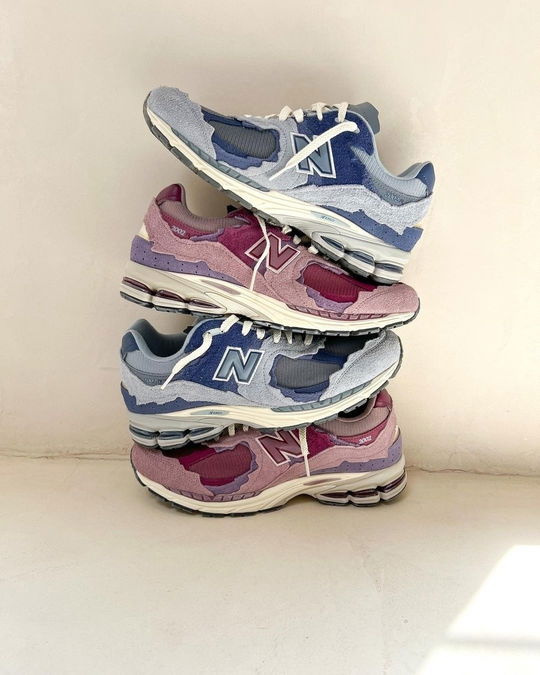 Addict Sneakers